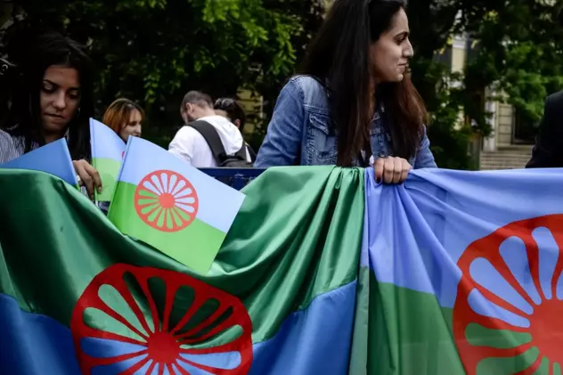 Opre Roma! În română și în limba romani despre rasism, dar și despre erorile unora dintre lideriii romilor