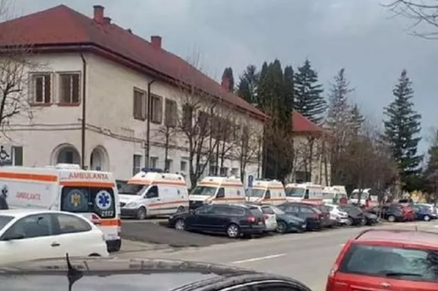 Cozi spital Brașov sursa foto: Facebook Dimitriu Cristi