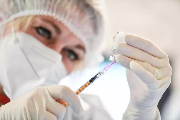 Cadrele medicale din Italia, obligate să se vaccineze împotriva COVID. Sancțiunile impuse de guvern dacă refuză