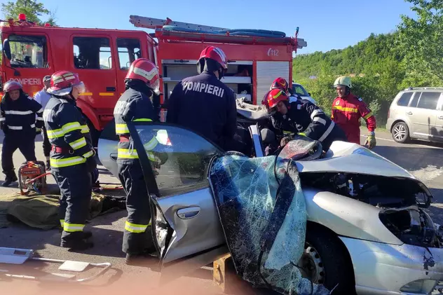 VIDEO Accident grav pe DN1, lângă Comarnic. Cinci persoane au murit, alte două au fost rănite