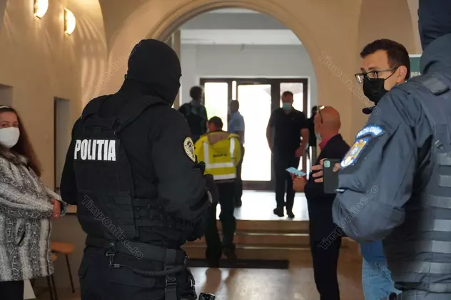 Percheziții la sediul Primăriei din Bistrița într-un dosar privind infracțiuni de fals și abuz în serviciu