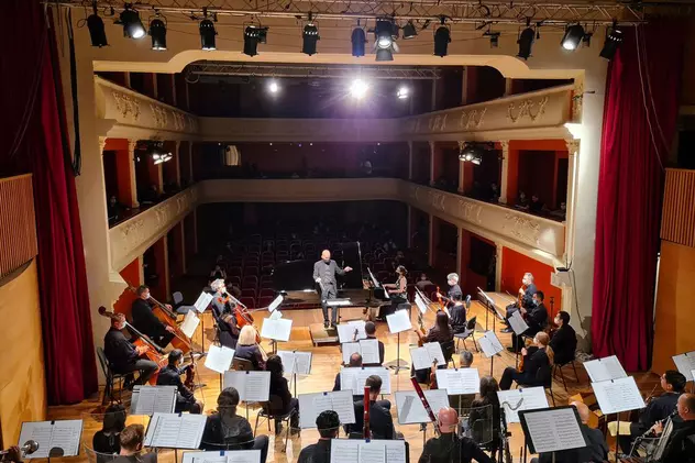Vaccin, muzică și teatru. Cum se va desfășura „Summitul Vaccinării” de la Filarmonica din Sibiu