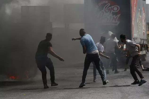 Noi ciocniri violente între palestinieni şi poliţia israeliană, în Ierusalim