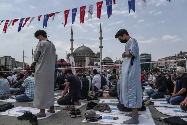 Controversata moschee din Piața Taksim, inaugurată de Erdogan în ziua aniversării protestelor care i-au zguduit guvernul