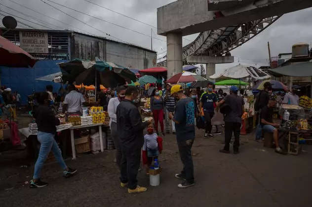 Venezuela crește salariul minim cu aproape 300 %. Cu noua retribuție nu se poate cumpăra un kilogram de carne