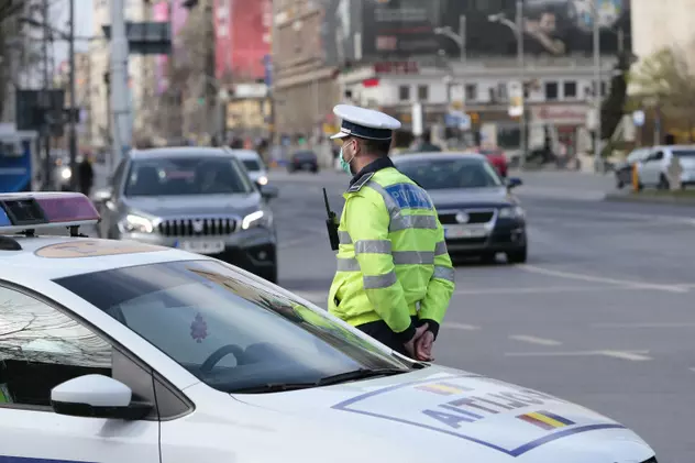 Șofer fără permis, fără ITP și RCA, depistat la volanul unei mașini furate și sub sechestru, în Prahova