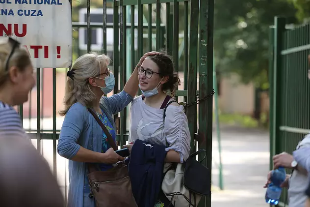 Emoții pentru părinți, bucurie pentru elevi după proba la română a Evaluării Naționale: „Nici nu am stare să mă uit”, urmat de „a fost ușor”