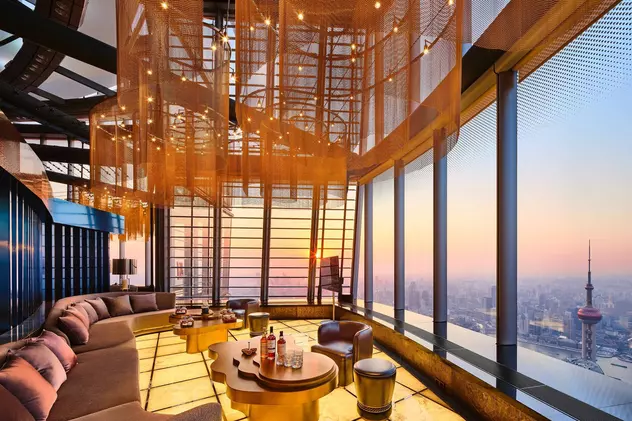 Cel mai înalt hotel din lume a fost inaugurat în China