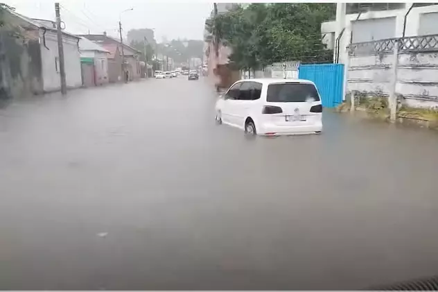 VIDEO | Străzi și case inundate în Galați, în urma ploilor abundente din ultimele ore