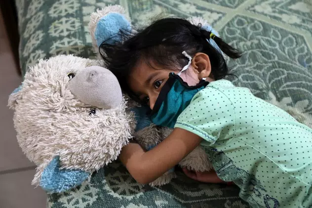 Orfanii COVID. Numărul copiilor pe care virusul i-a lăsat fără ambii părinți a explodat în India
