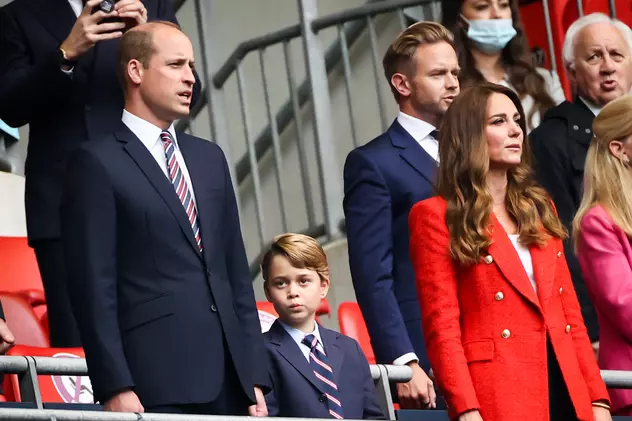 Ducii de Cambridge și prințul George, la meciul Anglia-Germania. Imagini din tribune