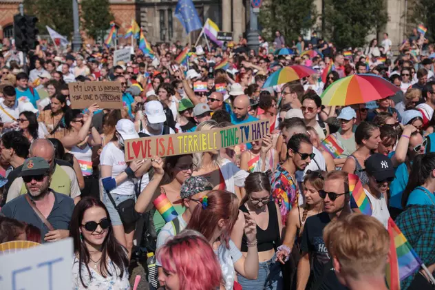Manifestanții Gay Pride de la Budapesta, mesaj pentru guvernul lui Viktor Orban: „Nu vă ascundeți propaganda fascistă după curcubeu”