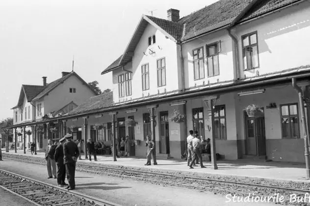 Imagini de colecție cu calea ferată a României în 1965. Cum arătau gările de altădată