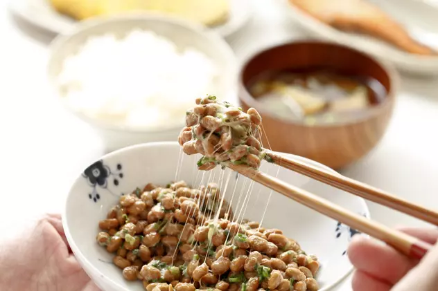 Ce este natto, cum se gătește și de ce e bine să-l consumi