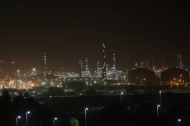 VIDEO. Explozie în portul din Dubai, urmată de un incendiu
