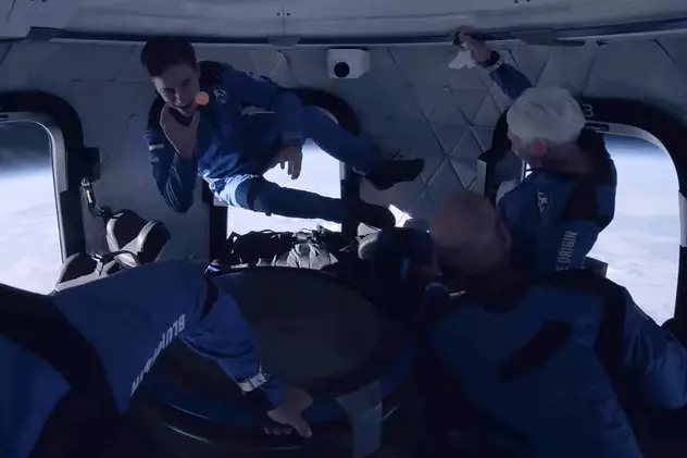 Ce a făcut Jeff Bezos alături de echipajul lui în rachetă, când a ajuns în spaţiu