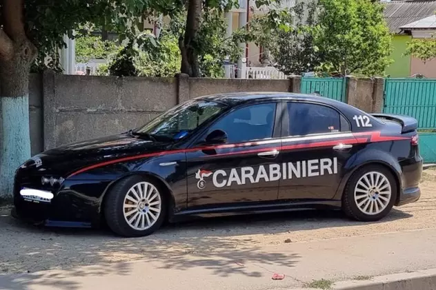 Un bărbat din Olt și-a inscripționat mașina cu „Carabinieri” și „112”. Ce a urmat