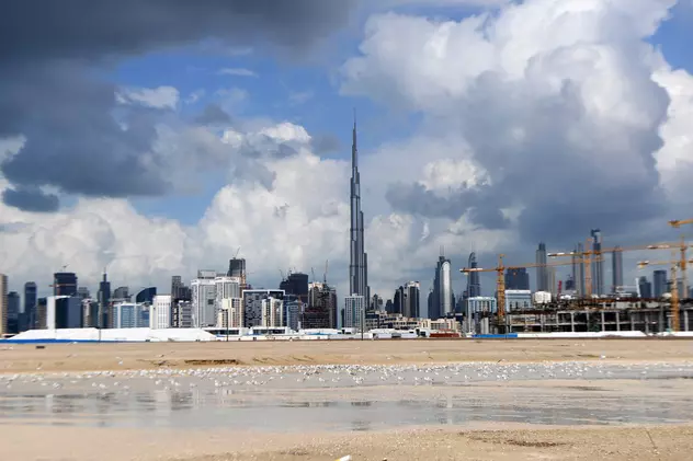 Ploi artificiale în Emiratele Arabe Unite, pentru a domoli temperaturile ridicate