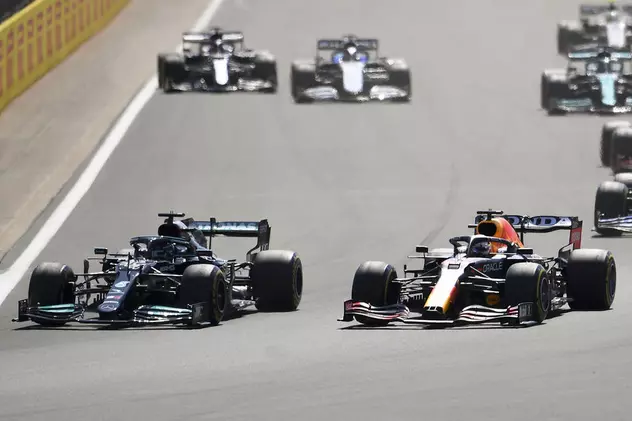 Red Bull a cerut o pedeapsă mai mare pentru Hamilton, după accidentul de la Silverstone, dar solicitarea a fost respinsă de FIA