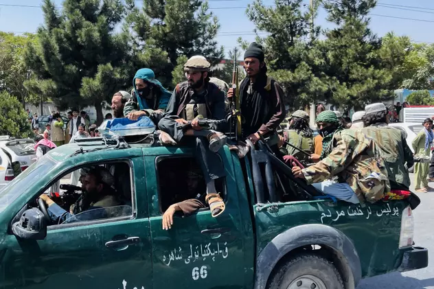 Răspuns celor care fac mișto. De ce românii au dreptul să fie interesați așa de mult de criza din Afganistan?