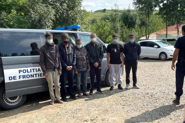 Un şofer de TIR care aştepta la frontiera Nădlac a descoperit că are migranţi ascunşi în remorcă