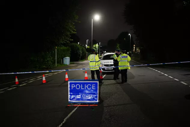 Șase morți, într-un atac armat din Marea Britanie. O mamă și copilul ei, printre victime