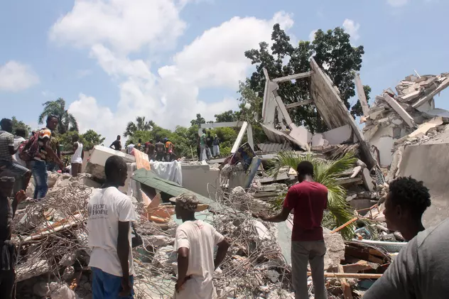 Imaginile dezastrului. Haiti, devastat în urma cutremurului în care au murit peste 700 de oameni