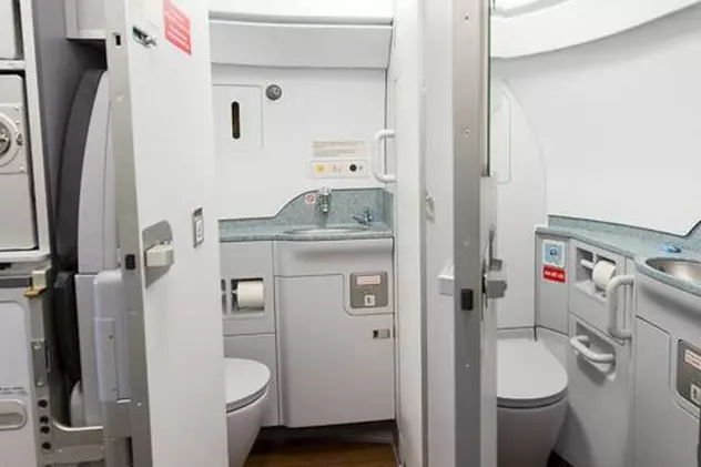 Un pasager dintr-un zbor pe ruta Cipru - Elveția s-a închis în toaletă și a determinat piloții să aterizeze de urgență în Austria