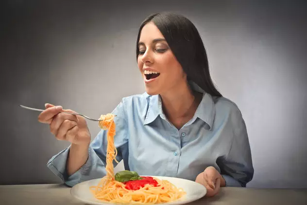 Cum mănânci corect spaghetele. Așa fac toți italienii