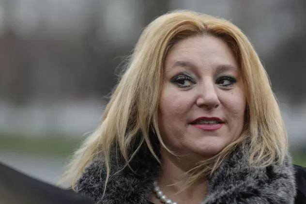 VIDEO Diana Șoșoacă, acuzată că a oprit echipa mobilă de vaccinare într-o comună aflată în scenariul roșu din Iași