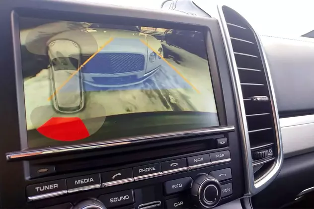 Senzori de parcare cu camera video