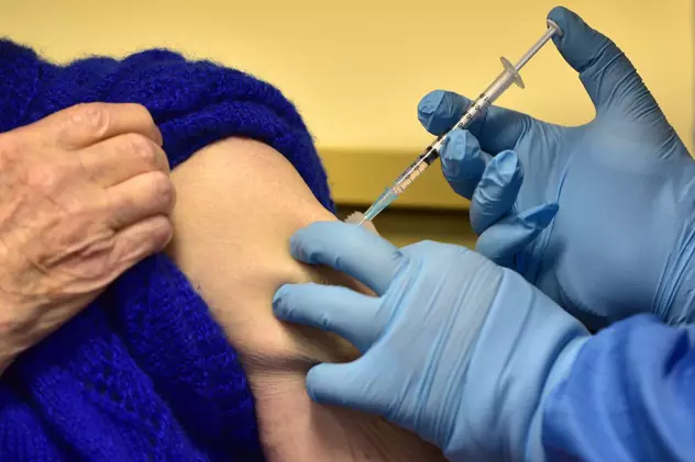 Studiu: Vaccinul anti-COVID și cel antigripal se pot administra în același timp