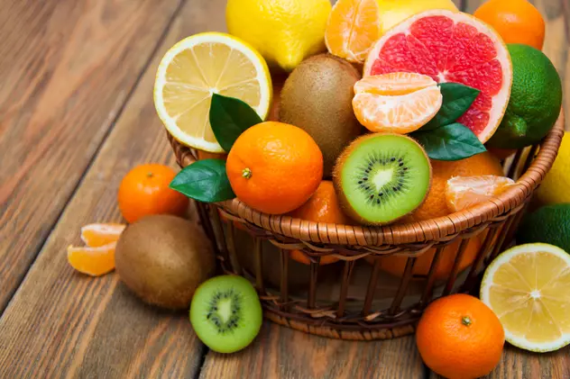 Zece fructe minune pe care să le consumi în fiecare zi. Ce efecte uimitoare au pentru sănătate