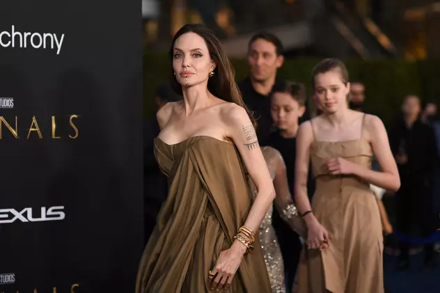 Angelina Jolie, apariție rară alături de copiii ei, la premiera „Eternals”. Cum s-a îmbrăcat Shiloh, fiica în vârstă de 15 ani