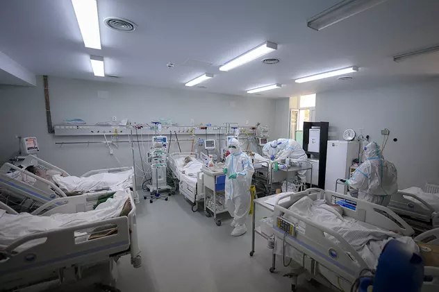 49 de paturi de ATI libere, la nivel național, pentru pacienții cu COVID