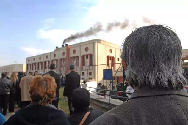 Fumul care ne ridică părinții la cer. Cifre de la Crematoriul București: 91 de incinerări și alte 20 sunt în așteptare