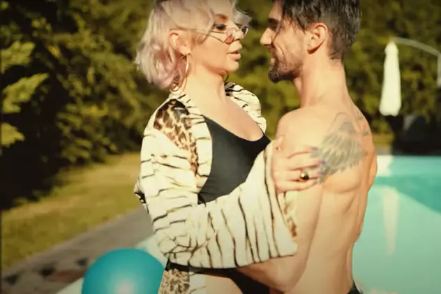 Eliza Natanticu de la „Asia Express”, în brațele unui actor, altul decât soțul, în videoclipul melodiei sale. „De vină suntem noi”