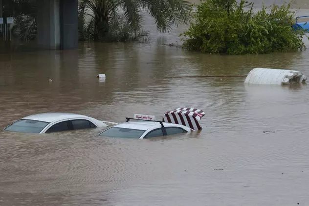 Cel puțin patru morți, străzi inundate și mii de oameni evacuați în Oman, în urma ciclonului tropical Shaheen