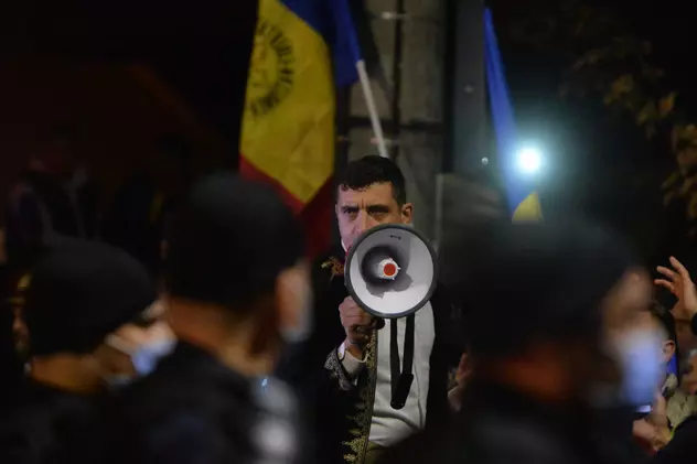 SONDAJ. Un sociolog explică scăderea încrederii românilor în UE și NATO. „De vină e criza politică. În România apare un curent eurosceptic”