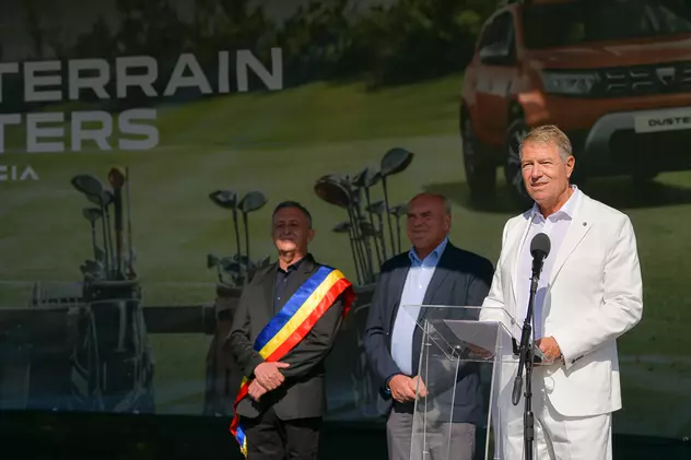 G4Media: Klaus Iohannis a jucat golf în Alba, în ziua în care se comemorau 6 ani de la Colectiv