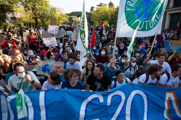 Proteste la Roma în plin summit G20. Activiștii spun că liderii mondiali nu iau suficiente măsuri pentru combaterea schimbărilor climatice