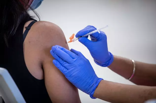 Grecia va administra a patra doză de vaccin anti-COVID