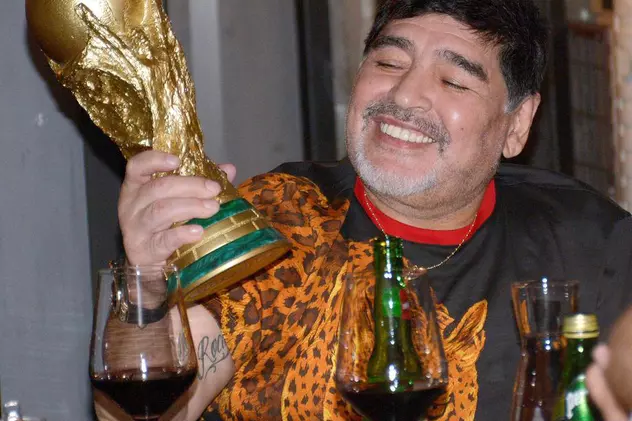 Fostul avocat al lui Diego Maradona: „A fost umflat şi umflat cu o medicaţie greşită până când inima sa a explodat”