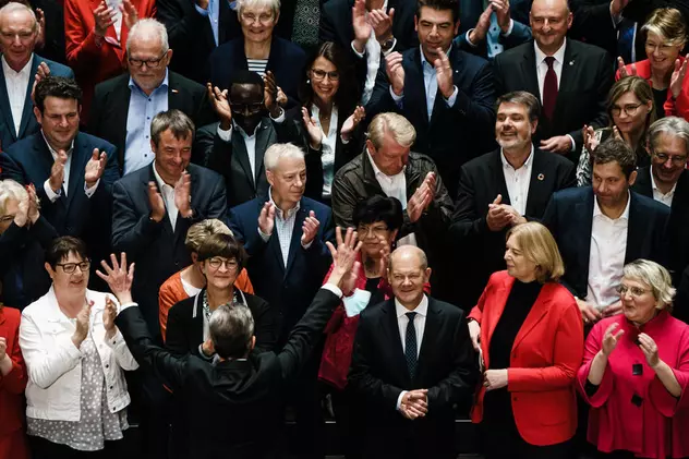 Social-democrații germani n-au respectat cerința de mască obligatorie în Bundestag. Ce amendă uriașă riscă