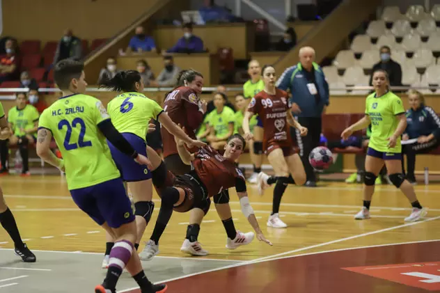 Rapid visează la titlu, după aproape două decenii. Trupa din Giulești, liderul Ligii Naționale feminine de handbal