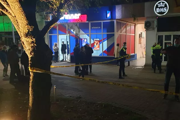 Scandal pe o stradă din Arad: Un bărbat l-a tăiat cu cuțitul pe un tânăr şi a tras focuri de armă