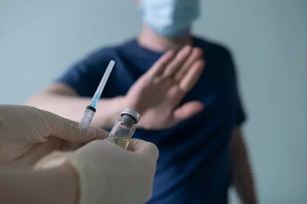Un specialist în etica vaccinării de la Oxford explică de ce imunizarea este o obligație morală: „Refuzul este echivalent cu evaziunea fiscală”