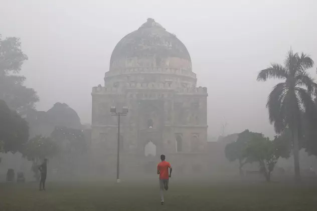 Poluare alarmantă în India, după festivalul luminilor. Capitala, acoperită de un nor toxic