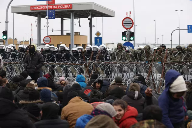 Polonia va începe în decembrie să ridice un gard permanent la granița cu Belarus