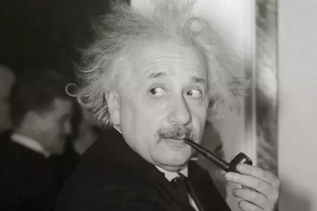 Un manuscris al lui Albert Einstein despre teoria relativităţii, vândut la licitaţie cu o sumă record